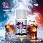 Dr-salt鹽博士可樂冰是一代系列經典熱門口味，專為小煙設備調製的尼古丁鹽煙油。它還原了冰鎮可樂的清爽氣泡感，入口是類似可樂橡皮糖的微酸甜沙口感，帶著淡淡的焦糖甜香，冰感適中不刺激，擊喉感柔潤舒適，不會像很多可樂煙油那樣呈現“沒氣可樂”的怪味，適合喜歡飲料口的玩家日常作為清爽口糧使用。